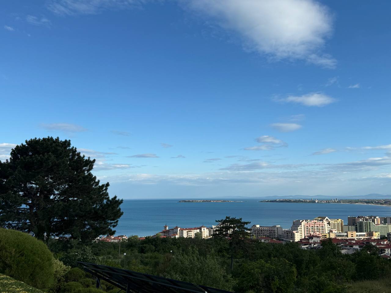 Широкая панорама Черного моря